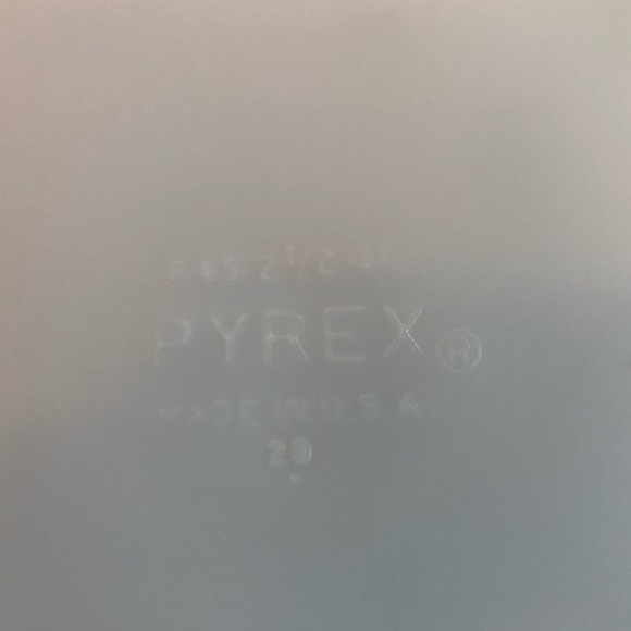 Pyrex 045 Golden Hearts 2 1/2 Qt Casserole Dish - Picture 3 of 5